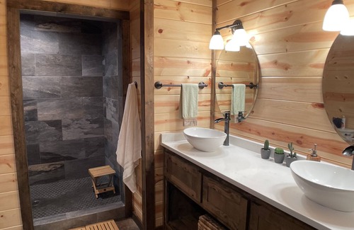 Broken Bow Cabin | Cozy and peaceful family setting on the edge of Broken Bow