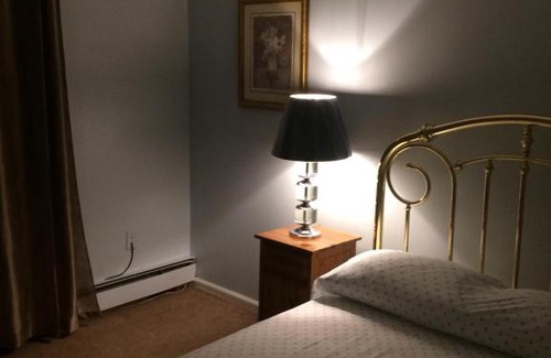 Rochdale Apartment | Cozy and Quiet