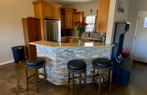 Sulphur House | Cozy and Relaxing Lake House close to Lake of the Arbuckles
