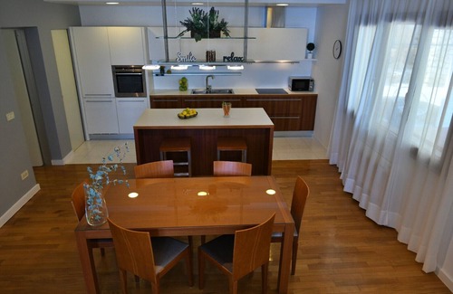 Obrs Apartment | Cozy and spacious semi-detached house near the beach with sea view