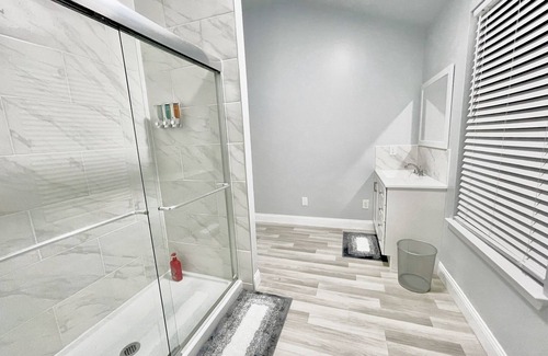 Barker Villa | Cozy and simple home with free parking