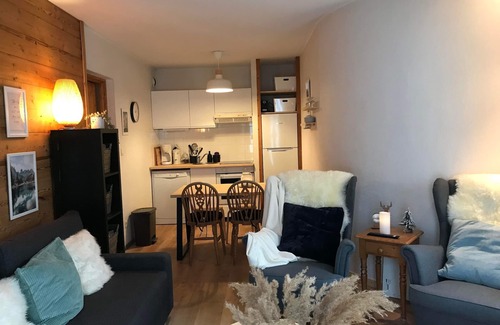 Samoens Apartment | Cozy and spacious apartment 4/6 pers. Skiing, swimming pool & sauna in Samoens