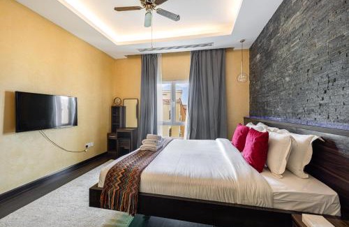 Discovery Gardens Apartment | Cozy and spacious apartment- 5min walk to metro