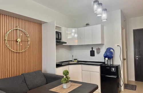 Cebu Condo | Cozy and spacious condo with AC in vibrant IT Park, Cebu City