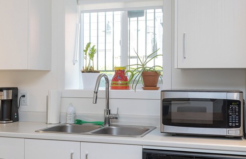Saanichton House | Cozy and spacious home-away-from-home just 25 minutes from downtown Victoria!