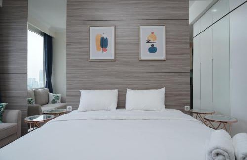 Cikini Apartment | Cozy and Tranquil Studio Menteng Park Apartment By Travelio
