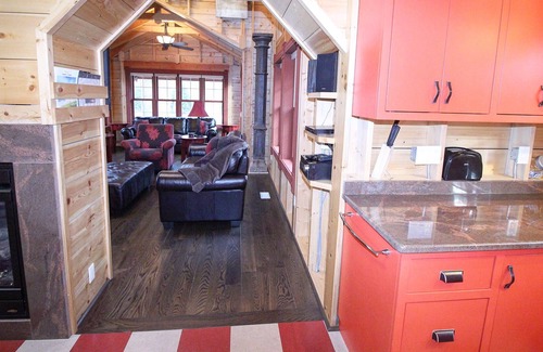 Fennville Cottage | Cozy and unique cottage #5 at DollyBrook just minutes from Saugatuck
