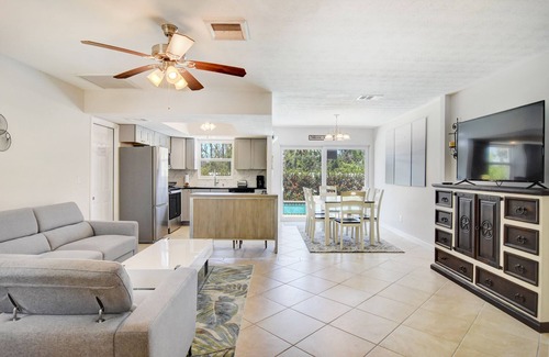 Saint James City Cottage | Cozy and warm 3-bedroom cottage with a pool in the island