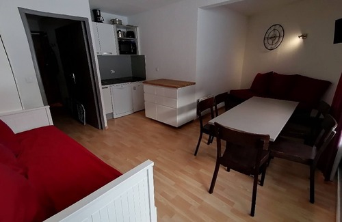 Montalbert Apartment | Cozy Apartment Near Slopes & Shops with South-Facing Balcony
