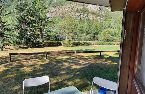 La Salle-les-Alpes Apartment | Cozy apartment with piste access, 2 bedrooms, shuttle, pet-friendly