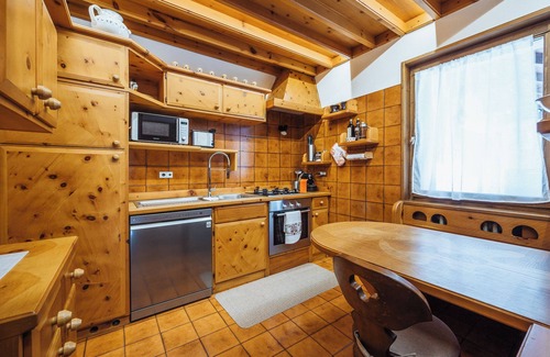 Cortina d'Ampezzo Apartment | Cozy apartment in prestigious Chalet