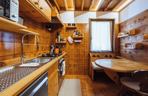 Cortina d'Ampezzo Apartment | Cozy apartment in prestigious Chalet
