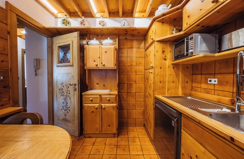Cortina d'Ampezzo Apartment | Cozy apartment in prestigious Chalet
