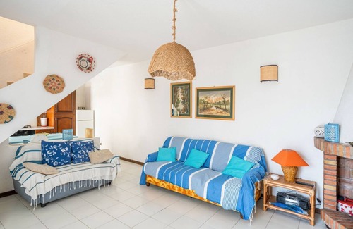 Capitana Apartment | Cozy apartment of 70 sqm located on two levels, can accommodate up to 5 people. The accommodation is located in the beautiful town of Quartu Sant'Elena, area served by all the main services: bars, restaurants, supermarkets and pharmacy.8 minutes walk fro