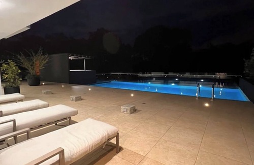 Pavas Apartment | Cozy Apartment 10 min to Airport Be Cariari Condo new