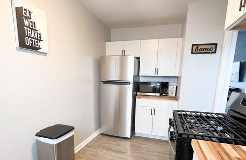 Kamm's Corners Apartment | Cozy apartment conveniently located 7 Min away from Cleveland Hopkins Airport!