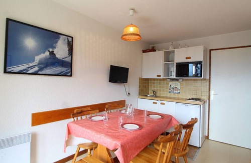Lanslevillard Apartment | Cozy Apartment for 5 in Val Cenis Le Haut, Near Slopes and Amenities