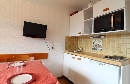 Lanslevillard Apartment | Cozy Apartment for 5 in Val Cenis Le Haut, Near Slopes and Amenities