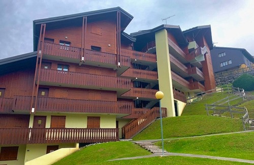 Morillon Apartment | Cozy apartment for 6, near lake and shuttle stop