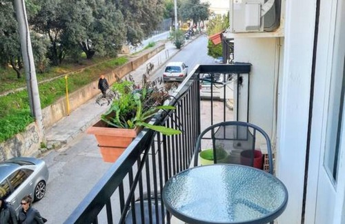 Petralona Apartment | Cozy apartment in Acropolis with roof garden