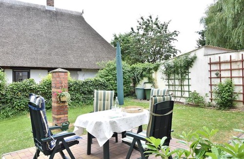 Alt Bukow Apartment | Cozy Apartment in Alt Bukow Germany with Garden
