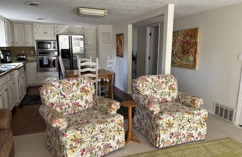 Suttons Bay Apartment | Cozy apartment in downtown Suttons Bay. Short walk to beach.