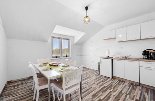 Velim Apartment | Cozy apartment in Dragisici with WiFi