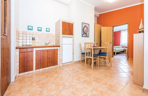 Grebastica Apartment | Cozy apartment in Grebastica with WiFi