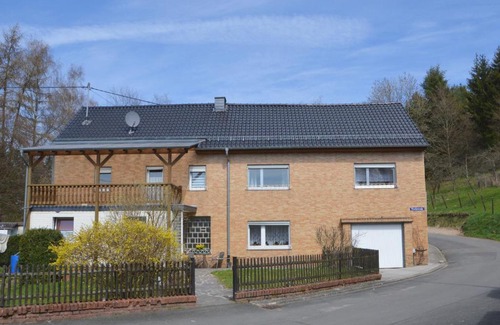 Hillesheim Apartment | Cozy Apartment in Kerpen with Garden