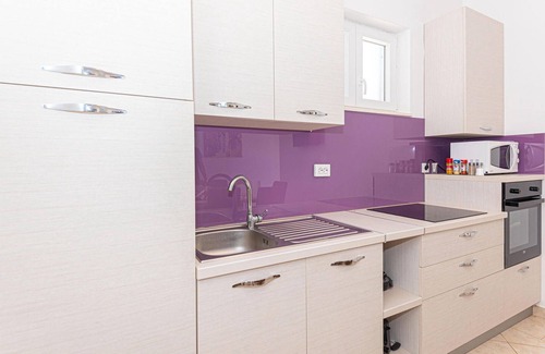 Sibenik Apartment | Cozy apartment in Sibenik with WiFi