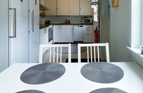 Skarblacka Apartment | Cozy apartment in Skärblacka with WiFi
