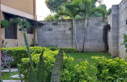 San Salvador Apartment | Cozy apartment in the Heart of San Salvador with 2 bedrooms and parking free.