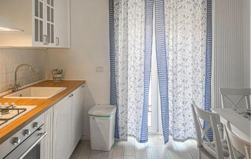 Taranto Apartment | Cozy Apartment In Taranto With Wifi
