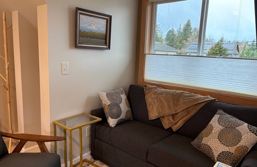Fairhaven Apartment | Cozy apartment in the charming Fairhaven