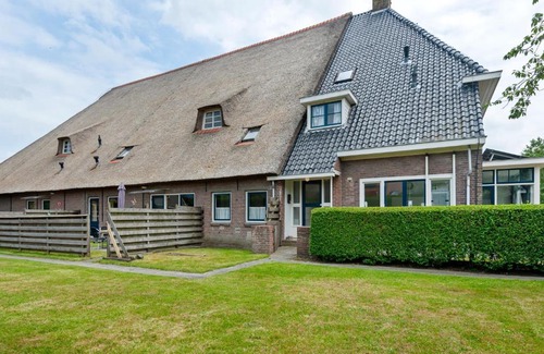 Arum Apartment | Cozy Apartment near Lake in Arum