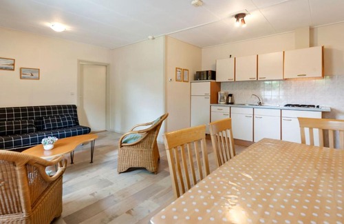 Arum Apartment | Cozy Apartment near Lake in Arum