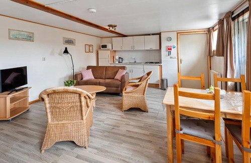 Arum Apartment | Cozy Apartment near Lake in Arum