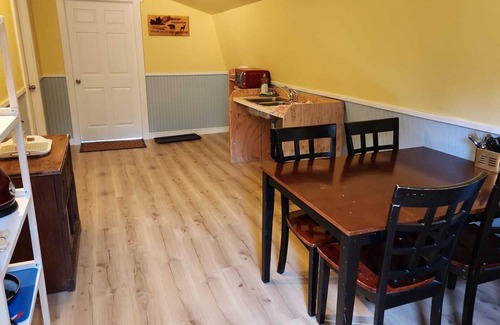 Boylston Apartment | cozy apartment near the ocean