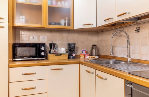Riomaggiore Apartment | Cozy Apartment Nel borgo antico - quiet and central. LGBTQ+ friendly!
