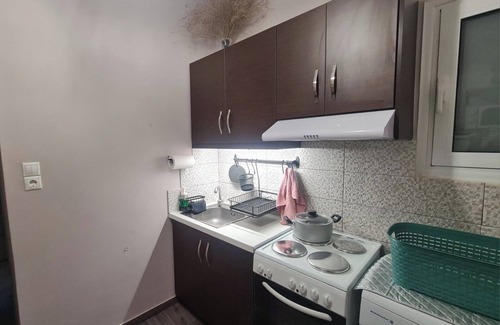 Neos Kosmos Apartment | Cozy apartment next to tram and metro station, 1500 meters from Acropolis
