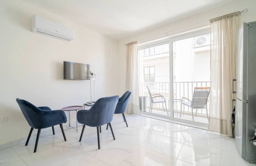 Xlendi Apartment | Cozy Apartment With Balcony in Xlendi Bay Gozo