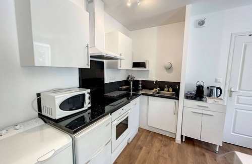 Granville Apartment | Cozy apartment with elevator, 150m from beach and casino, free WiFi