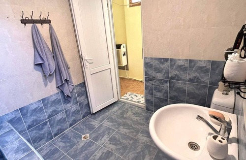 Kutaisi House | Cozy apartment with great location in the center of city
