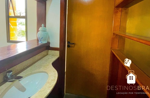 Parque Enseada Apartment | Cozy Apartment160m² at 600 meters from Praia da Enseada with TV