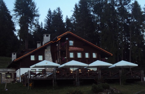 Pieve di Cadore Apartment | Cozy attic apartment with panoramic views in the heart of the ital. Dolomites