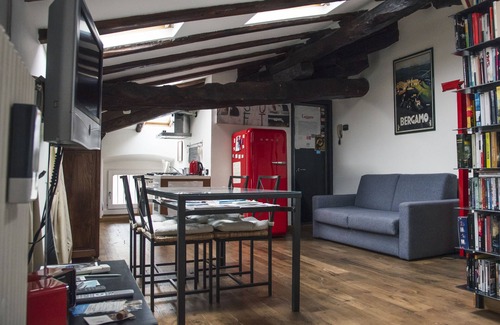 Citta Alta Apartment | Cozy attic room with memorable view
