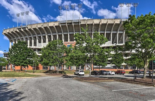 Auburn Apartment | Cozy Auburn Studio Less Than 1 Mile to University!