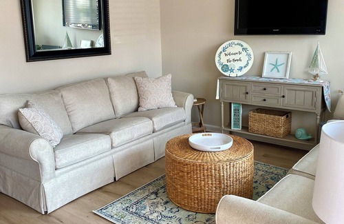 Sea Isle City Condo | Cozy beach condo just one block from the beach. Walk to restaurants and parks.