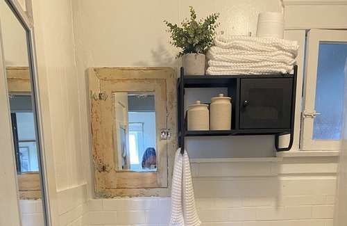 Townsite Cottage | Cozy Beach Cottage Blocks from the Beach!
