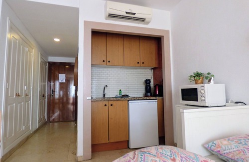 Torremolinos Apartment | Cozy beach studio Roca Chica